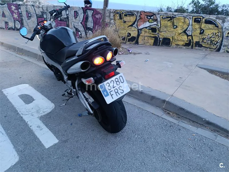 Suzuki GSR 600 – Vista 4