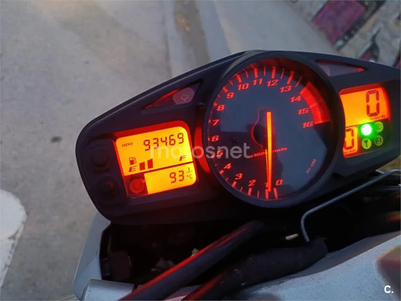 Suzuki GSR 600 – Vista 7