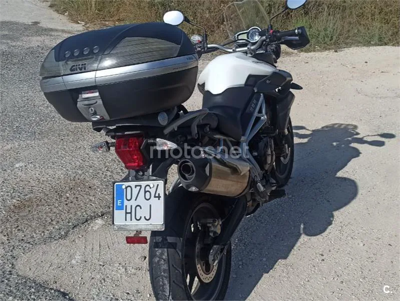 Triumph Tiger 800 – Vista 4