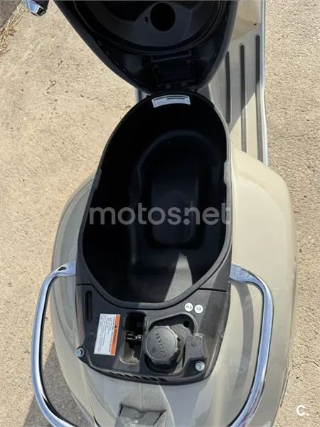 Vespa GTS 125 - Vista 6