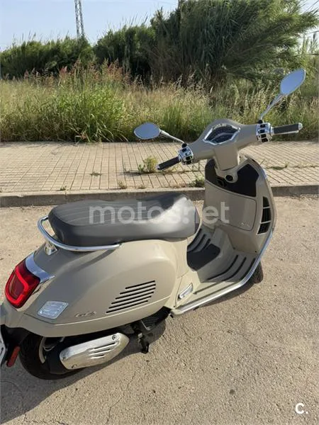 Vespa GTS 125 - Vista 7