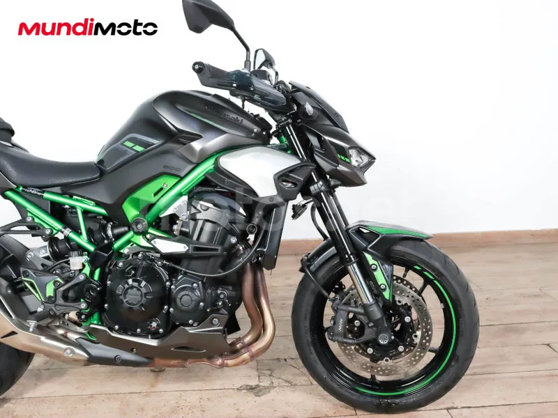 Kawasaki Z900 - Vista 5