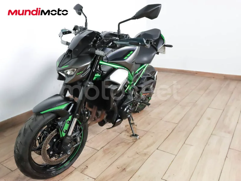 Kawasaki Z900 - Vista 7