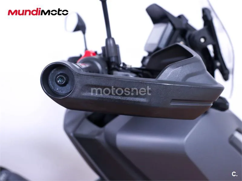 Honda ADV350 - Vista 13