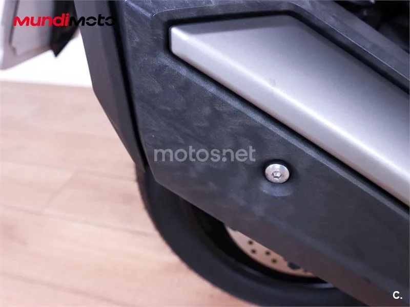Honda ADV350 - Vista 15