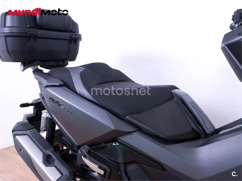 Honda ADV350 - Vista 19