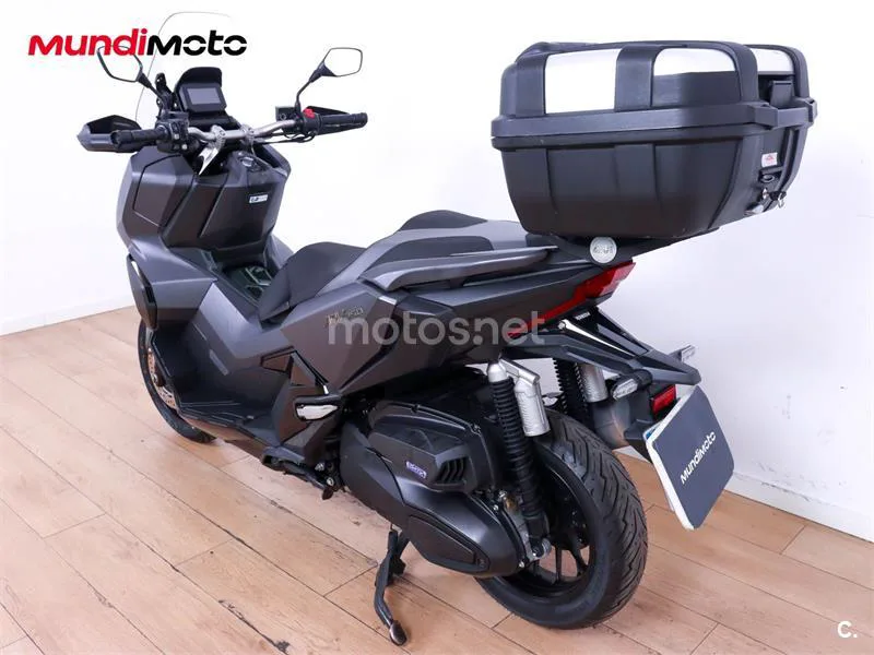 Honda ADV350 - Vista 8
