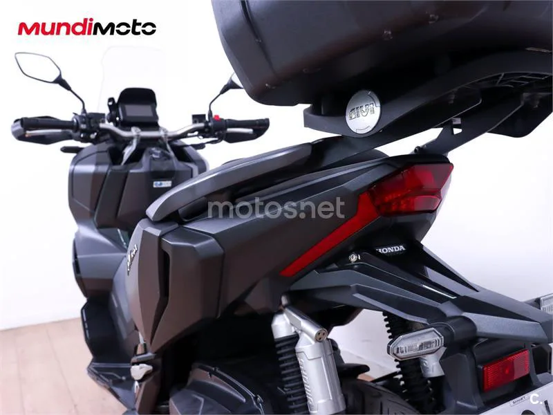 Honda ADV350 - Vista 9