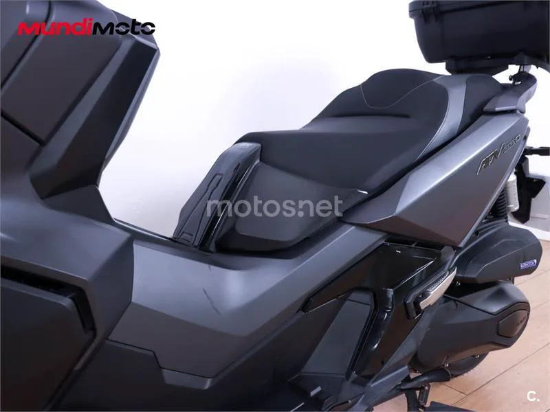 Honda ADV350 - Vista 10