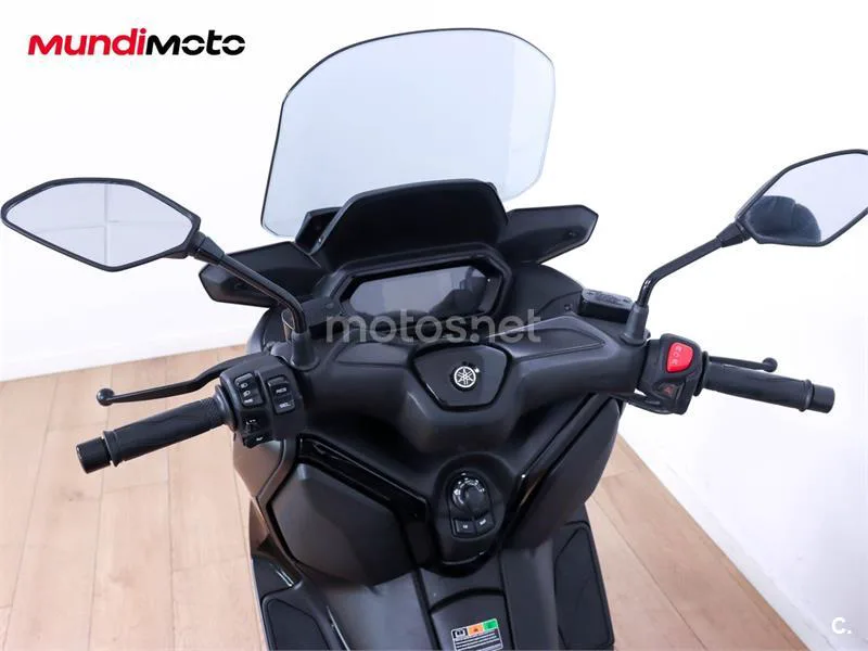 Yamaha XMAX 300 - Vista 11