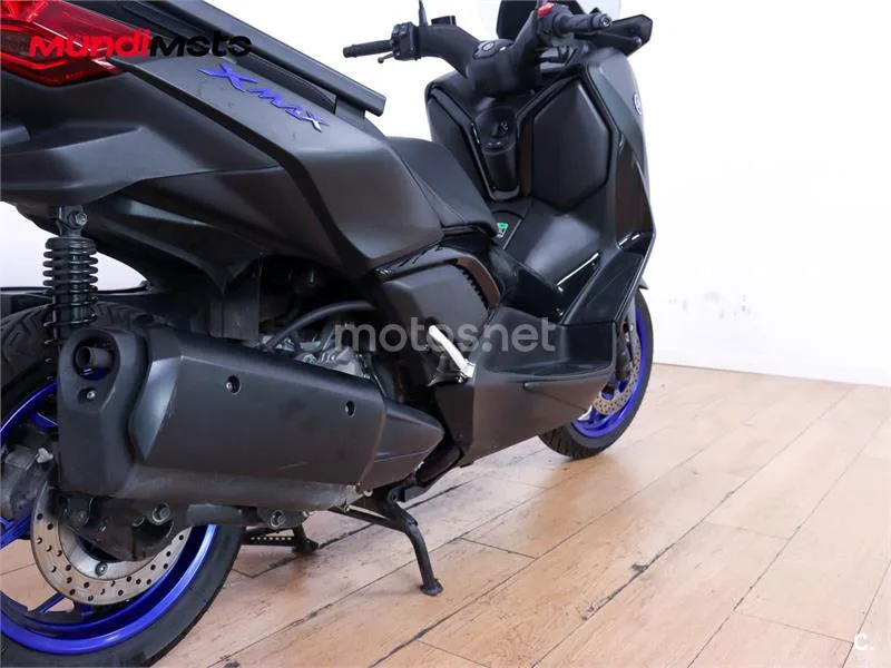 Yamaha XMAX 300 - Vista 4