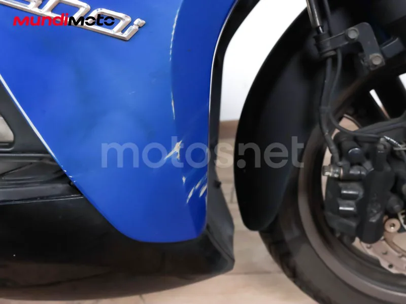 Kymco K-XCT 300i - Vista 27