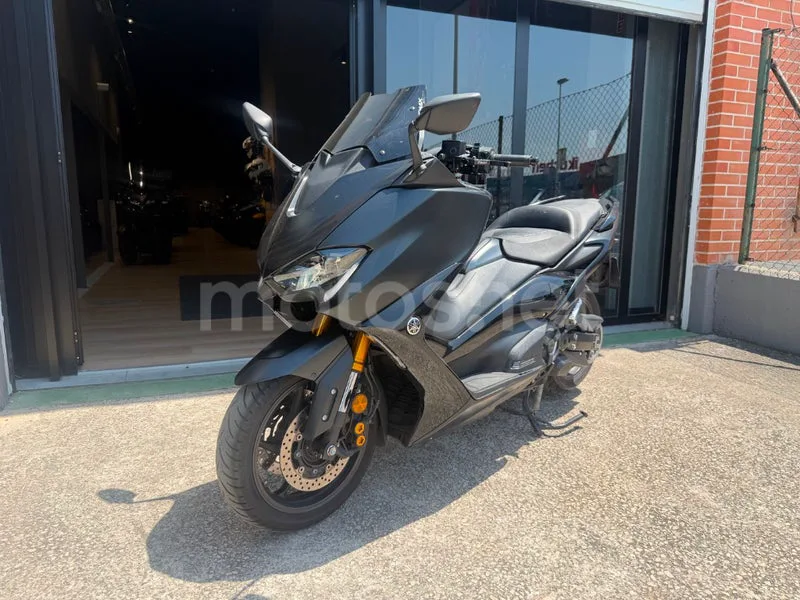 Yamaha TMAX 560 - Vista 3