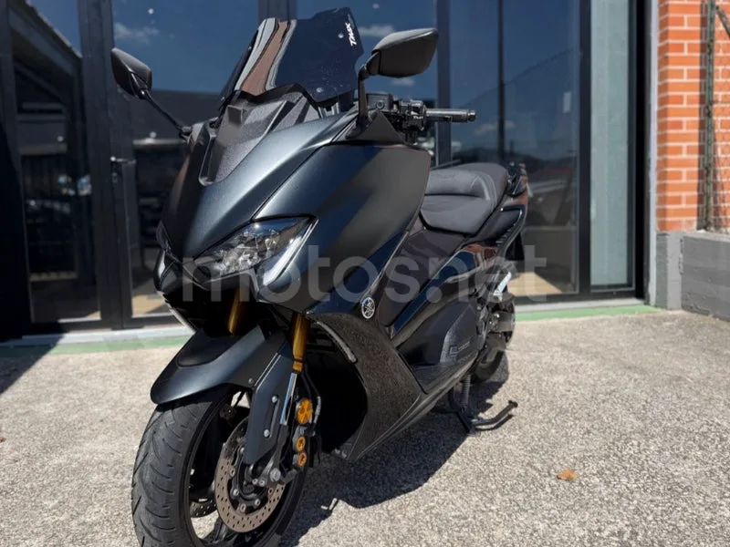 Yamaha TMAX 560 - Vista 4
