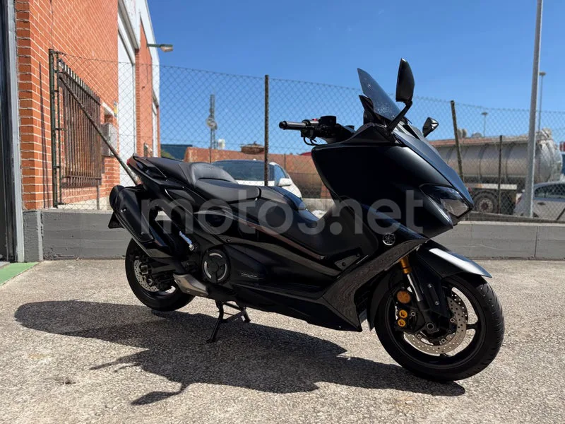 Yamaha TMAX 560 - Vista 9