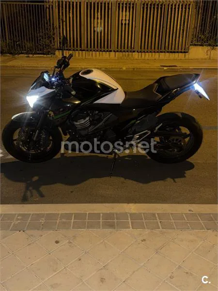 Kawasaki Z800 – Vista 7