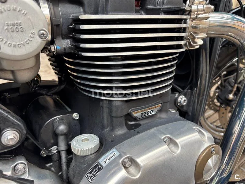 Triumph Bonneville Speedmaster – Vista 7