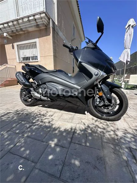 Yamaha TMAX - Vista 3
