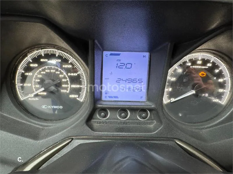 Kymco Grand Dink 300 – Vista 14
