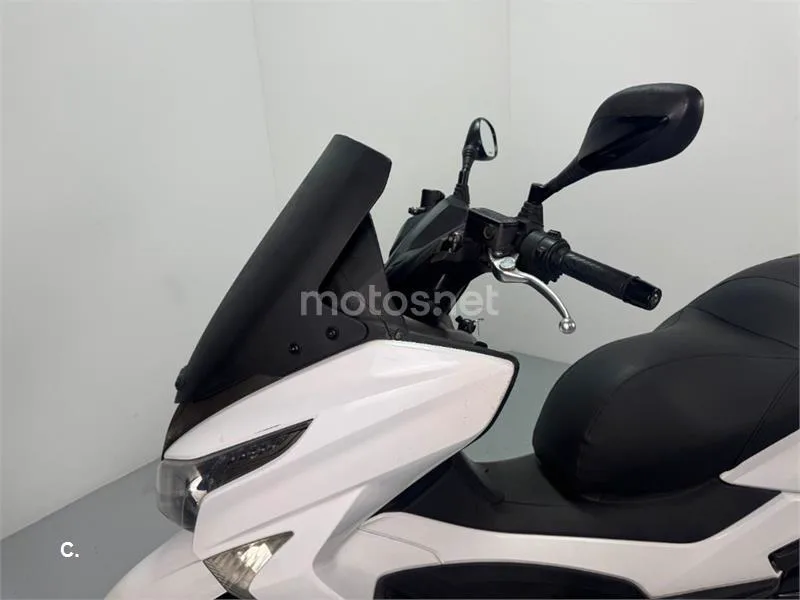 Kymco Grand Dink 300 – Vista 17