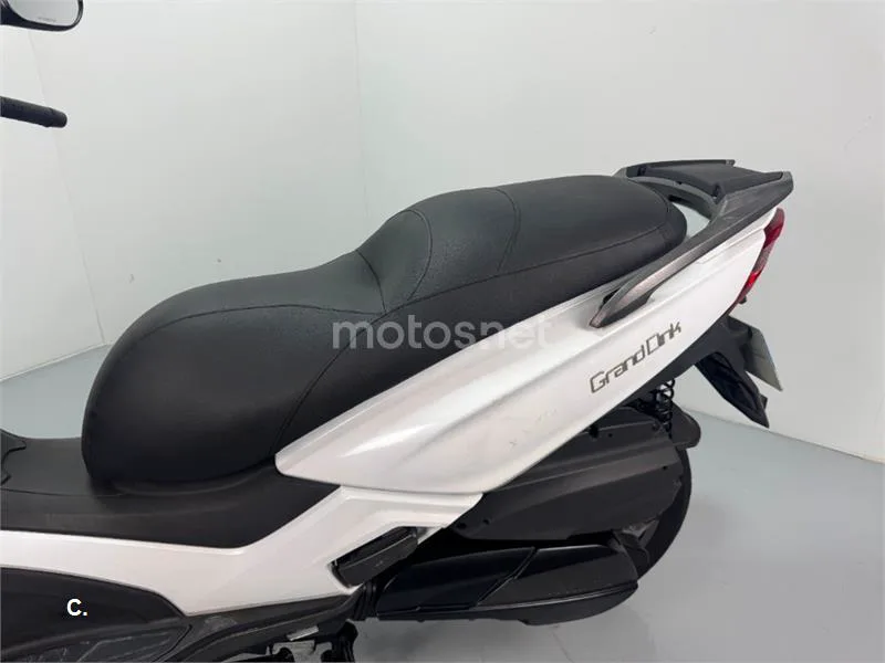Kymco Grand Dink 300 – Vista 20