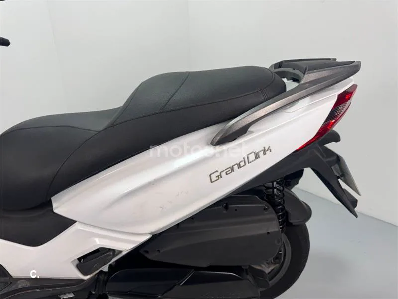 Kymco Grand Dink 300 – Vista 21