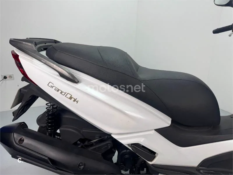 Kymco Grand Dink 300 – Vista 5