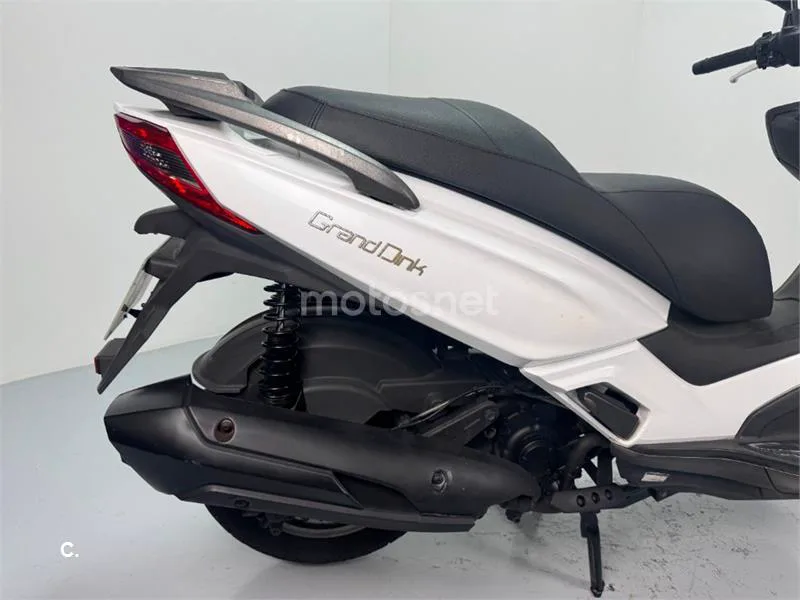 Kymco Grand Dink 300 – Vista 6