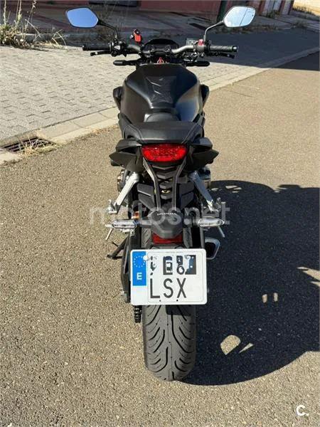 Honda CB650R - Vista 12