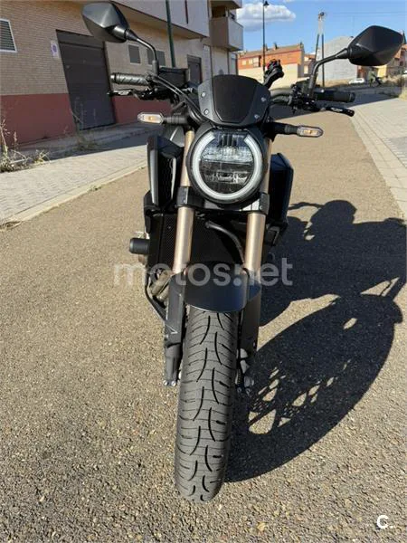 Honda CB650R - Vista 4