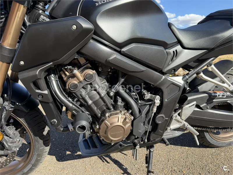 Honda CB650R - Vista 6