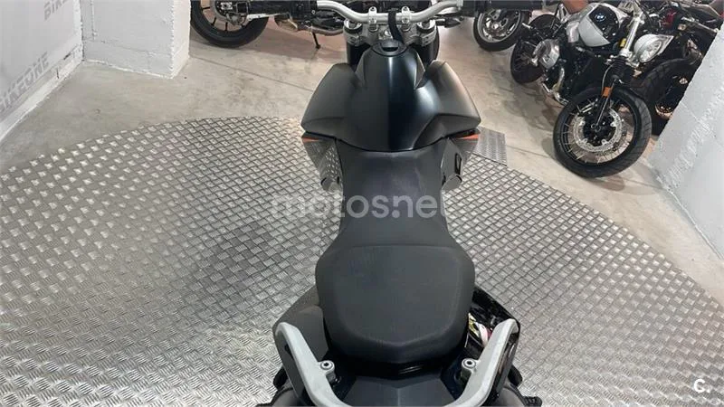 KTM 990 SM – Vista 7