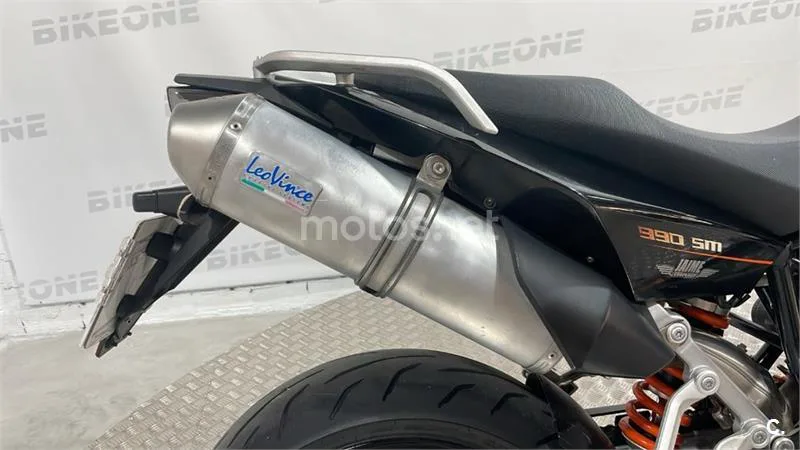 KTM 990 SM – Vista 10