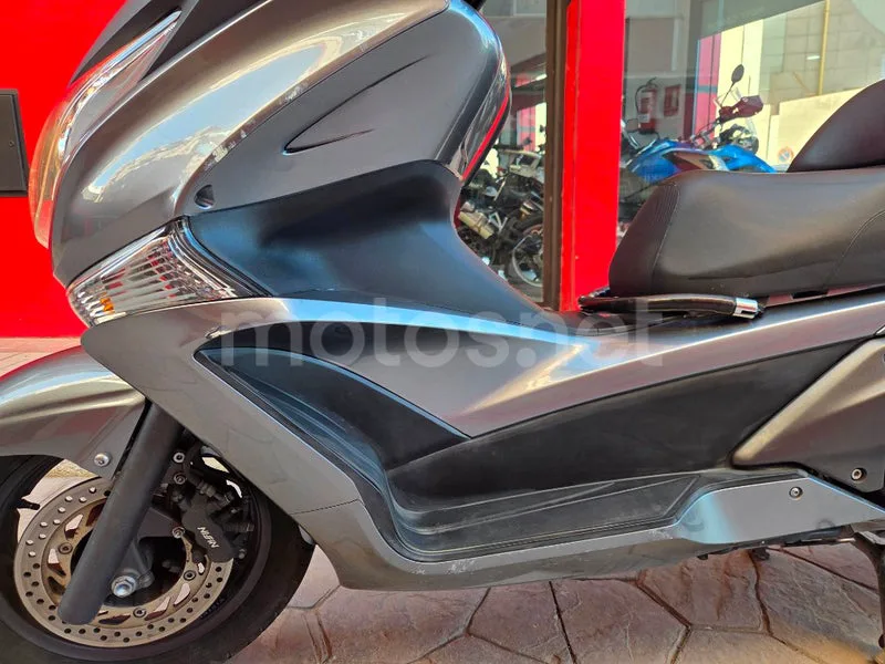 Honda SW-T400 - Vista 3