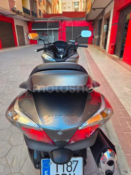 Honda SW-T400 - Vista 6