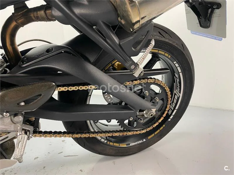 Triumph Street Triple - Vista 11