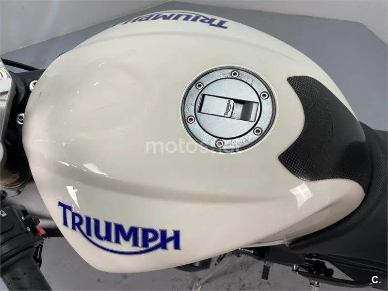 Triumph Street Triple - Vista 12