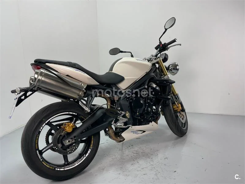 Triumph Street Triple - Vista 14