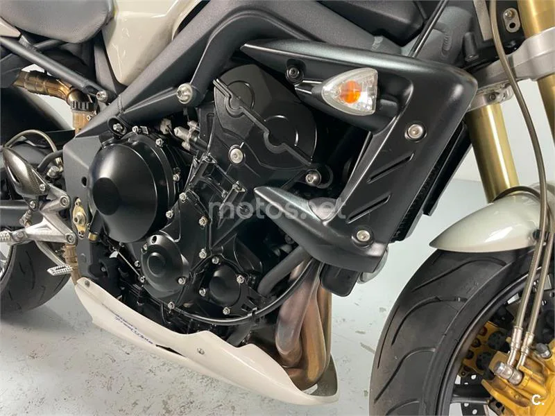 Triumph Street Triple - Vista 17