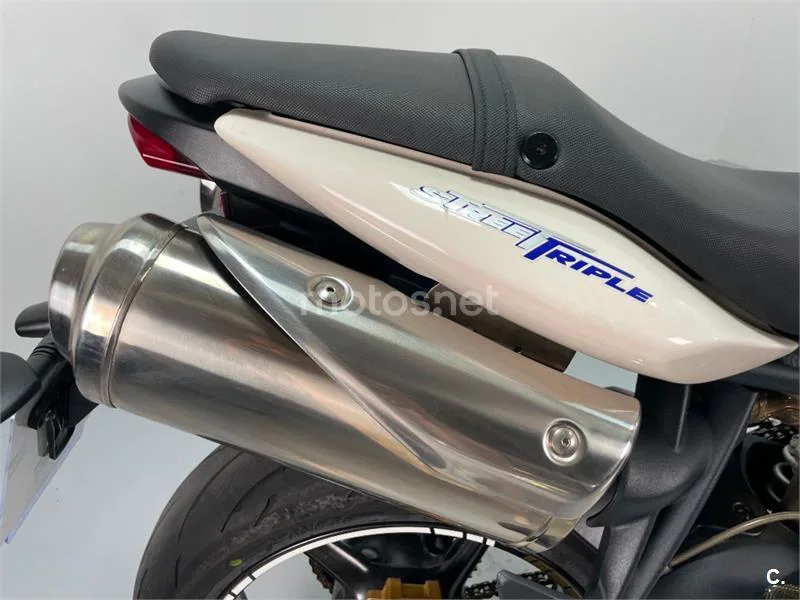 Triumph Street Triple - Vista 20