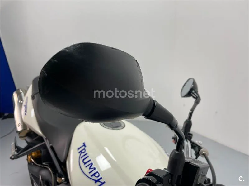 Triumph Street Triple - Vista 23