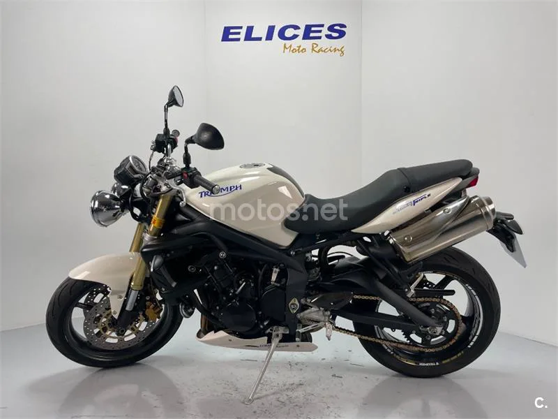 Triumph Street Triple - Vista 4