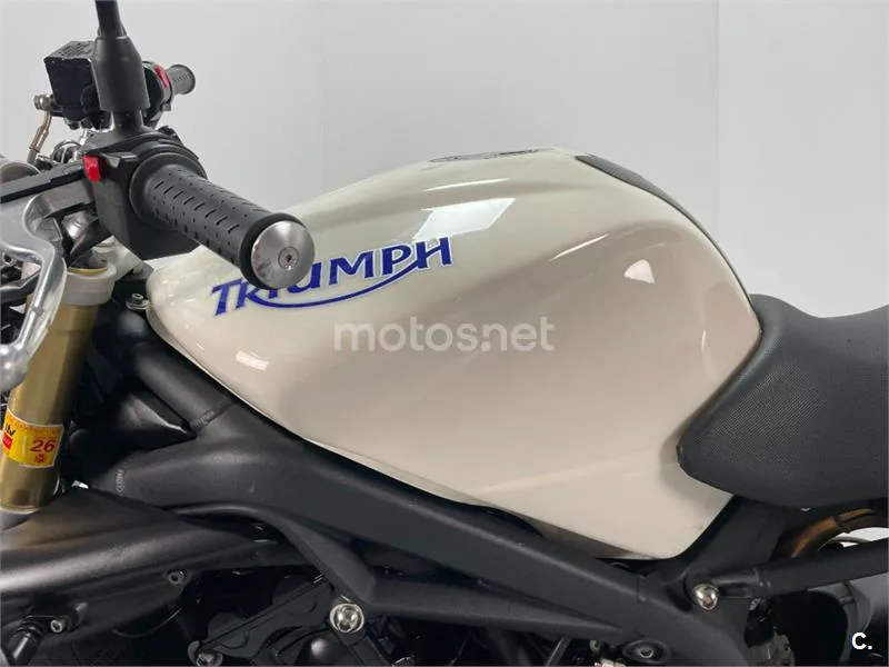 Triumph Street Triple - Vista 9