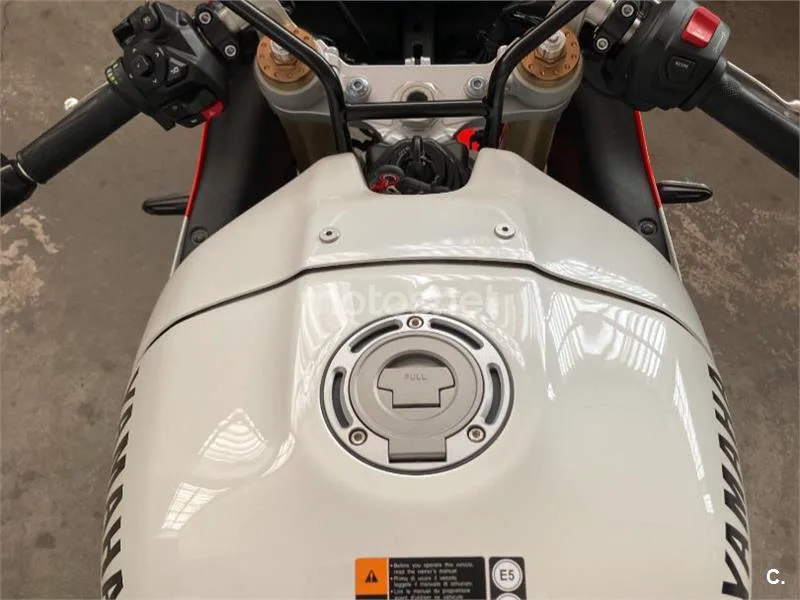 Yamaha XSR900 GP - Vista 4