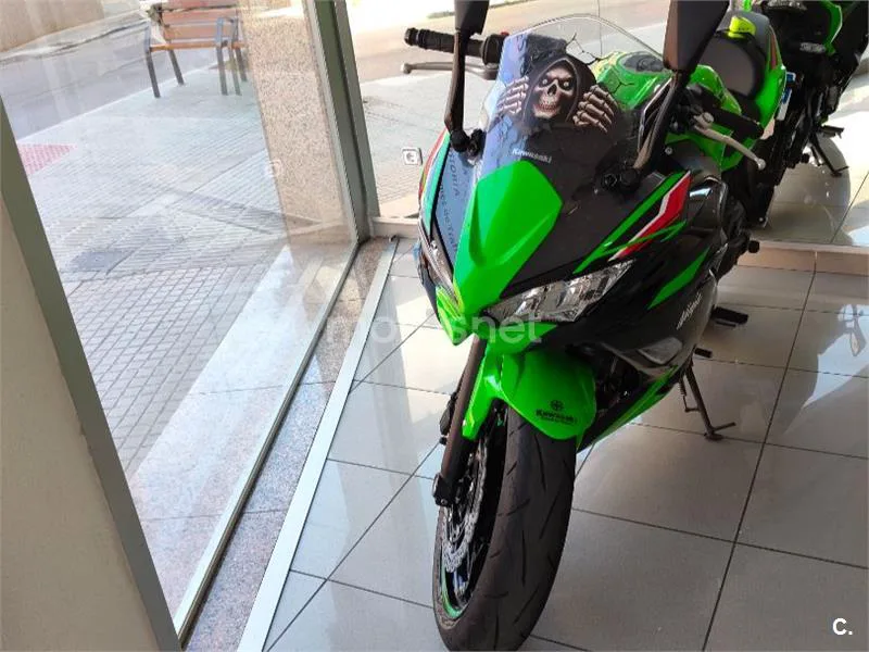 Kawasaki Ninja 650 - Vista 3