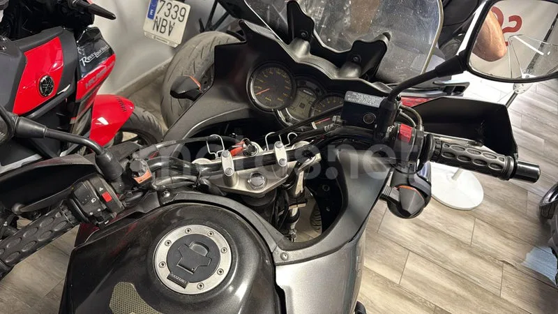 Suzuki V-Strom 650 - Vista 4