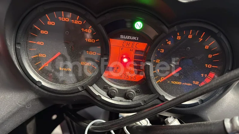 Suzuki V-Strom 650 - Vista 7