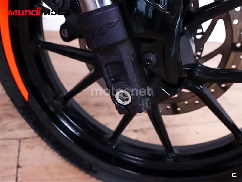 KTM 125 – Vista 20