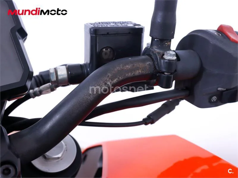 KTM 125 – Vista 22