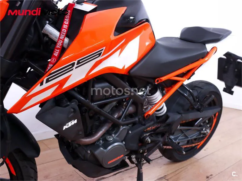 KTM 125 – Vista 10